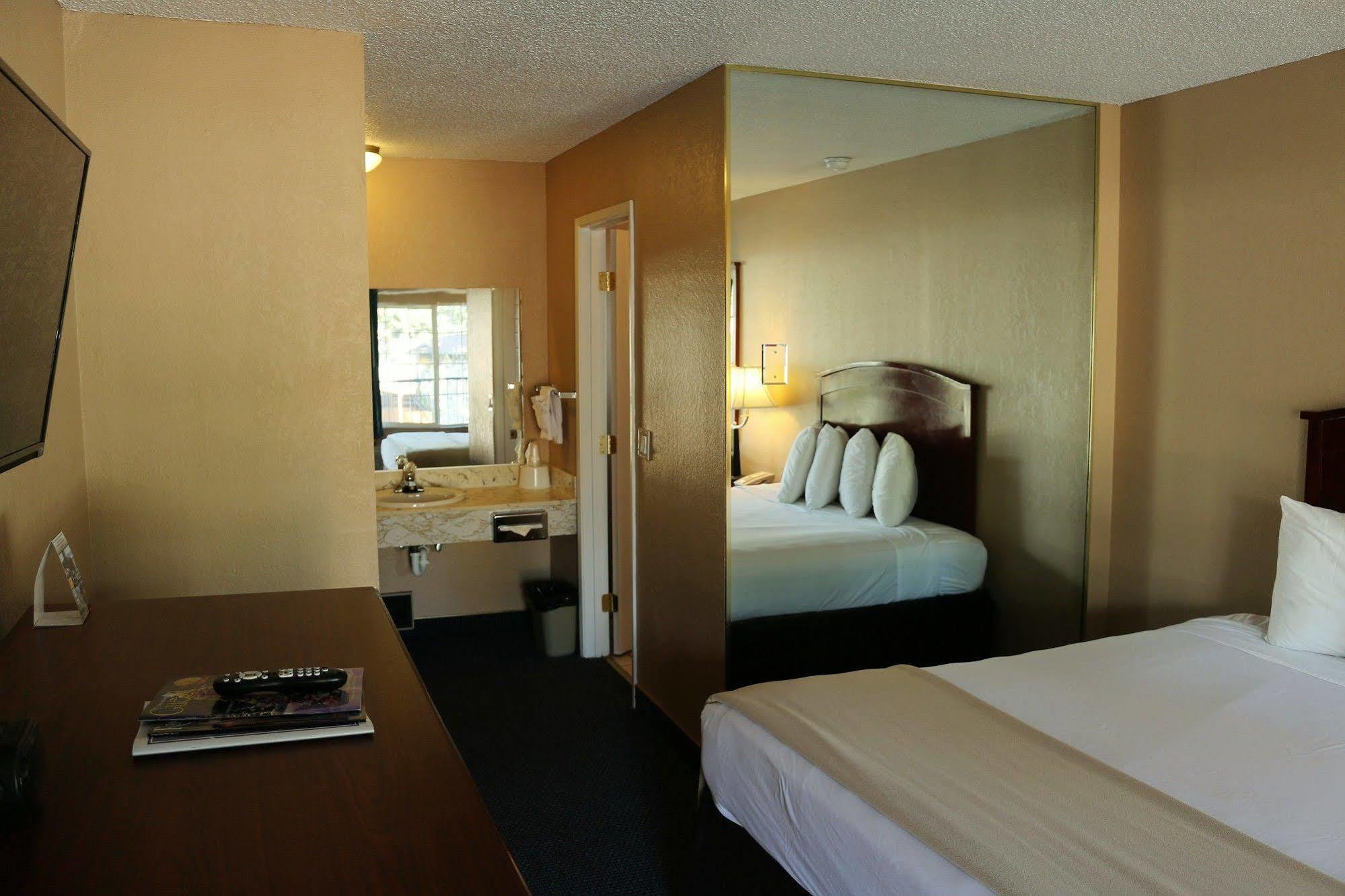 Motel Bluelake @ Heavenly Village